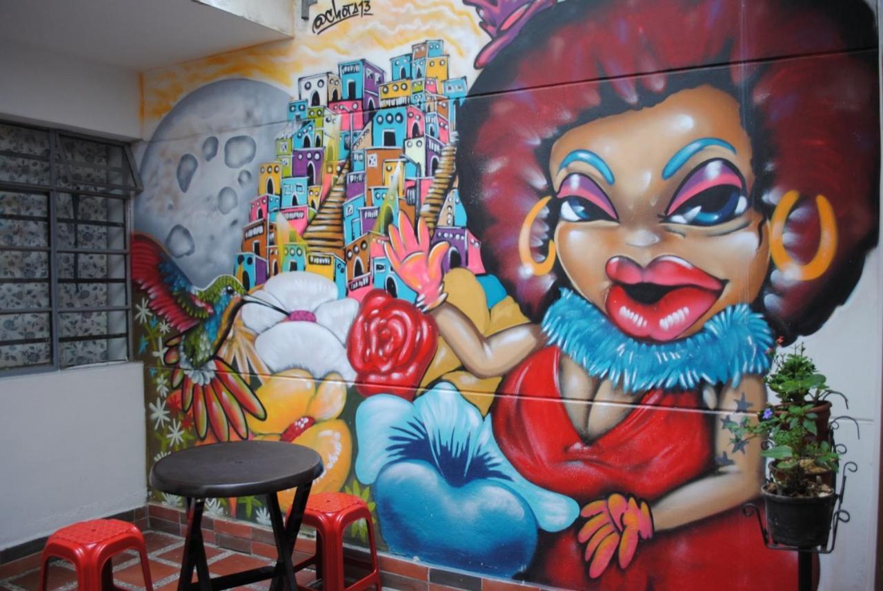 Casa Tuvia Parque Hostel Medellin Luaran gambar