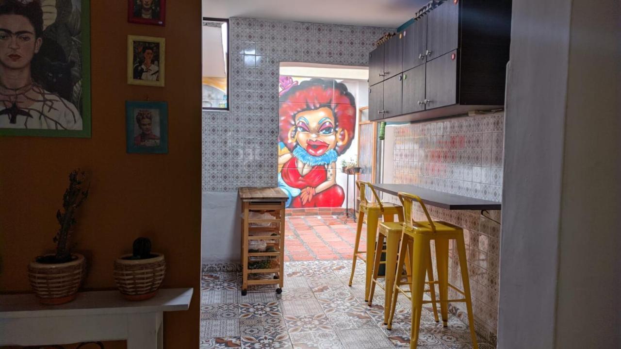 Casa Tuvia Parque Hostel Medellin Luaran gambar