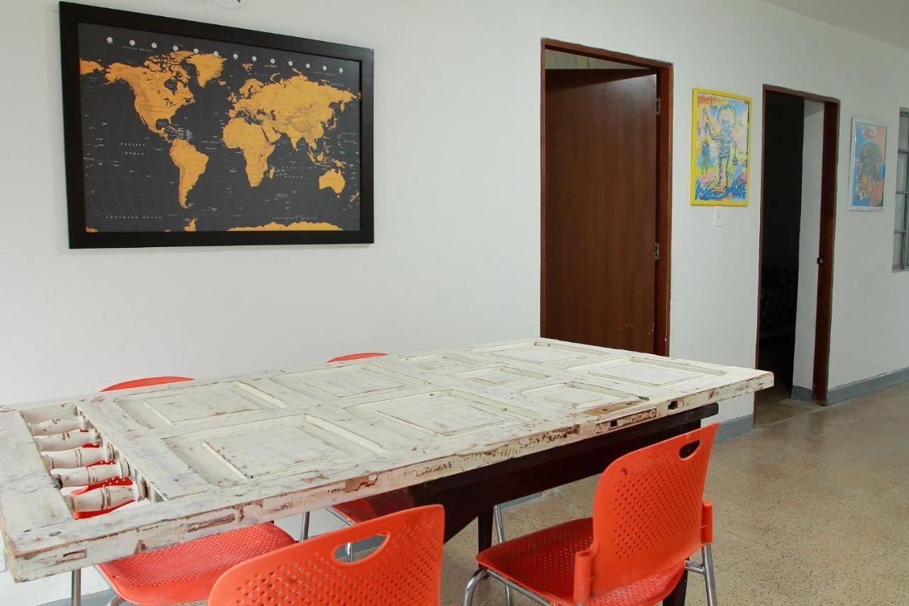 Casa Tuvia Parque Hostel Medellin Luaran gambar
