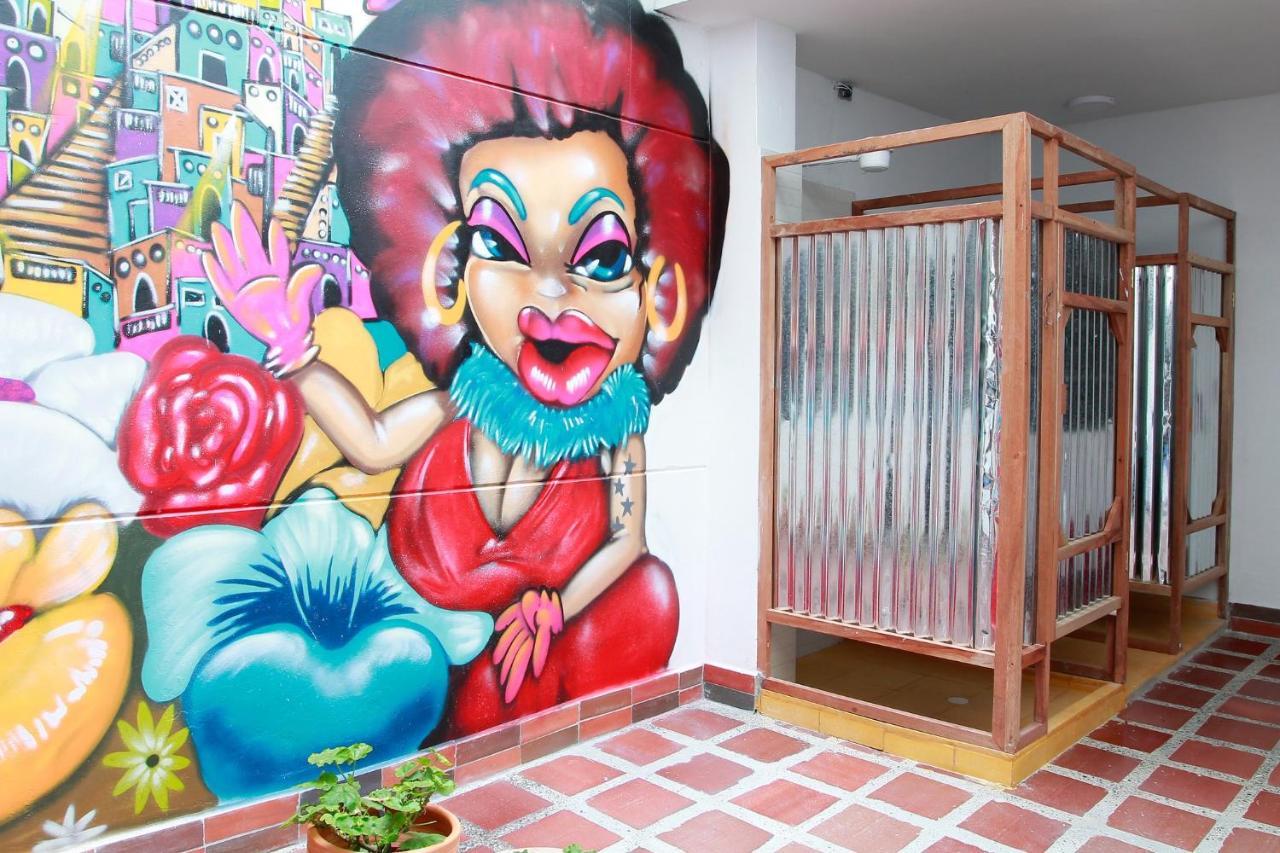 Casa Tuvia Parque Hostel Medellin Luaran gambar